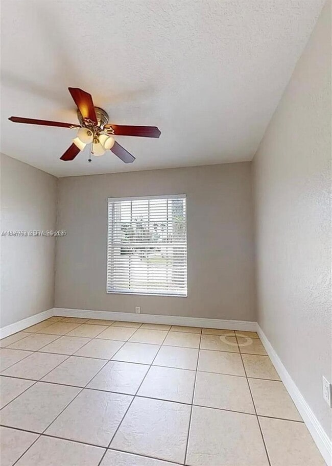 Photo - 14001 Oak Ridge Dr