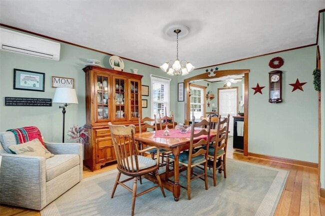 Building Photo - 8 Enness Ave Rental