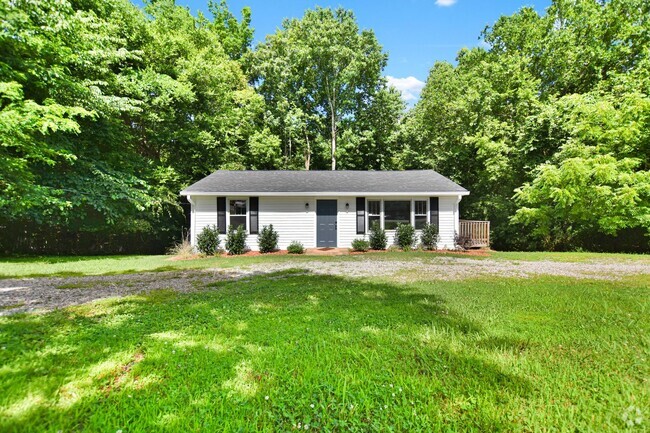 Building Photo - Pet Friendly Two Bedroom! Rental
