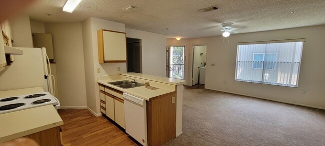 Building Photo - Landing - 621-204 Unit 621-204 Rental