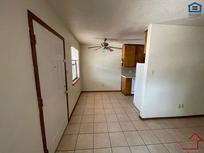 Photo - 1912 SW D Ave