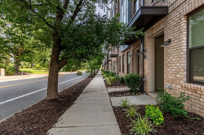 Photo - For Rent: Modern 3-Bedroom Condo in Richmond Unidad B