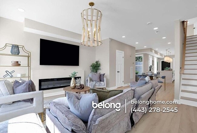 Photo - 1032 W Franklin St