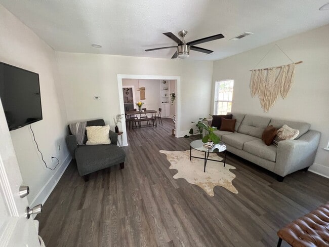 Building Photo - 615 Parkview Ave Unit Apt 1