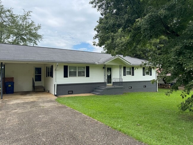 Charming Home in Saks - Charming Home in Saks