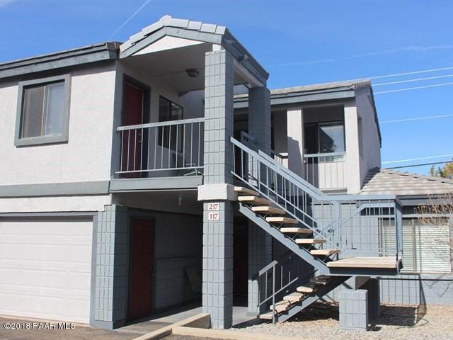 Building Photo - Upstairs Three Bedroom Condo ~ N. Prescott