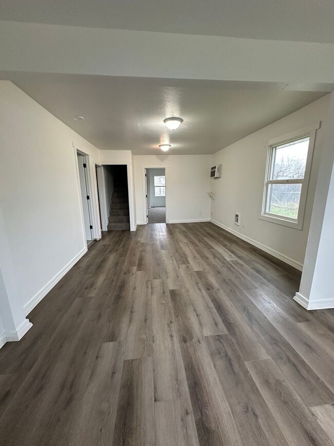 Photo - 805 S 5th Ave