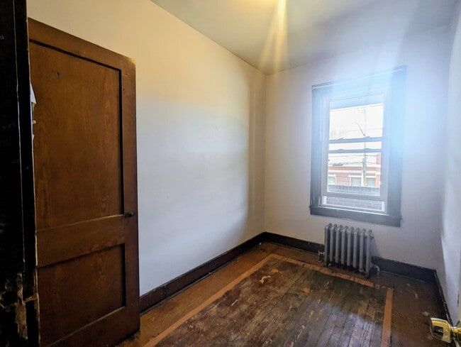 Photo - 2120 Bedford Ave Unidad 2