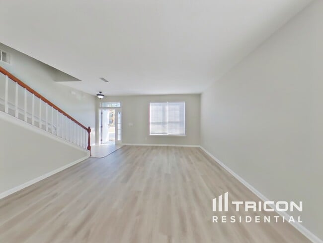 Photo - 10818 Birchard Ln