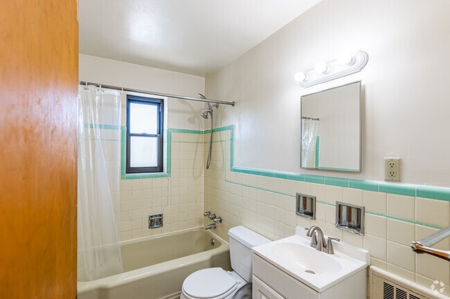 2BR,1BA-850SF