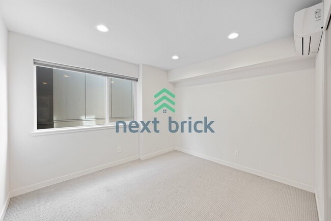 Photo - "Charming 3-Bedroom Townhouse Retreat in the Heart of Seattle - 3104C SW Avalon Way!"