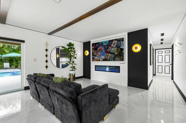 Photo - 10366 NW 15th St Unidad ID1450234P