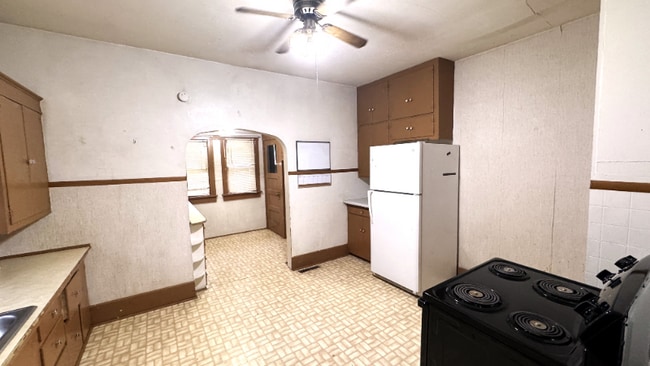 Photo - 406 S Chicago Ave