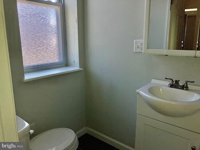 Photo - 5301 Catharine St Unidad 2