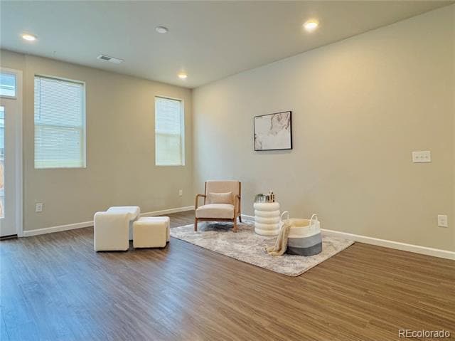 Photo - 1070 Oak Cir