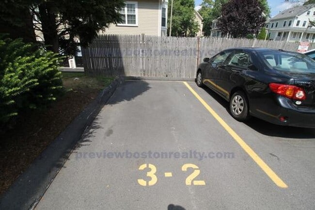 Photo - 2Br/1Bth apartment available June 1st ! Public transportation, close to shops and restaurants!