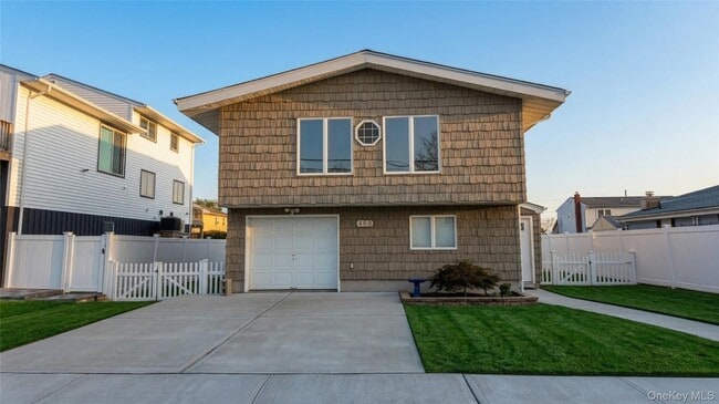 Building Photo - 468 Nassau Ave