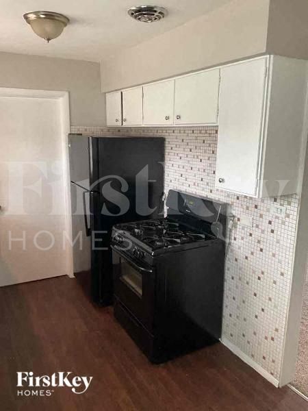 Photo - 1355 S Oakland Ave