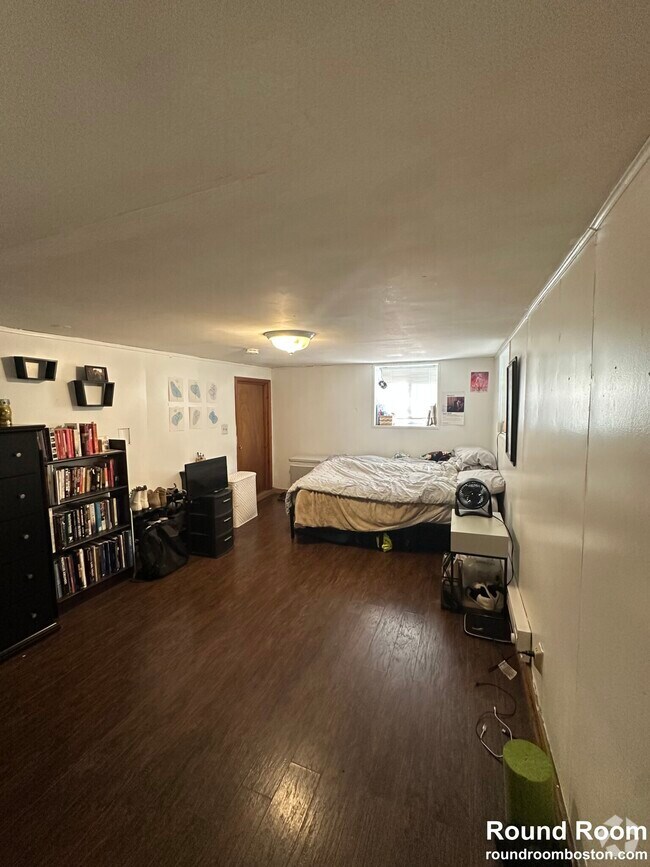 Building Photo - 264 Market St Unit B Rental