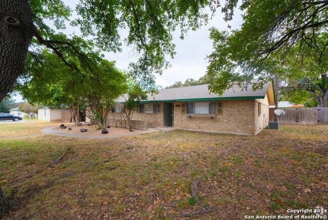 Building Photo - 5627 Walzem Rd Unit 5627 Walzem Rd Rental
