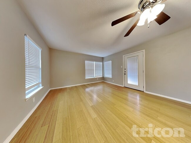 Photo - 706 Olney Dr