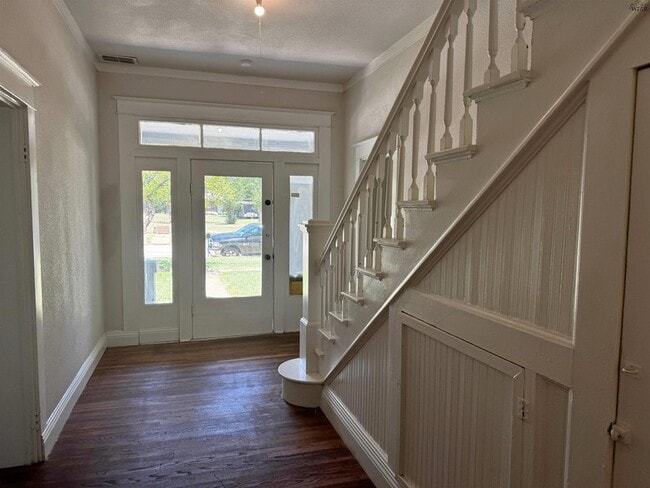 Photo - 1106 Burnett St