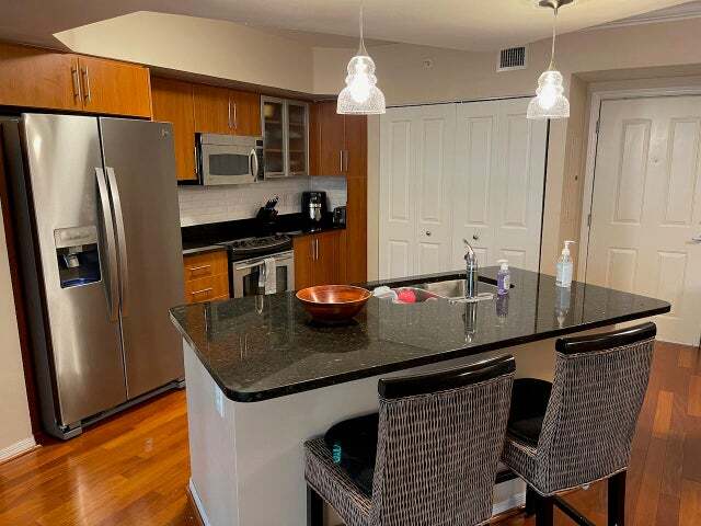 Building Photo - 600 S Dixie Hwy Unit 522