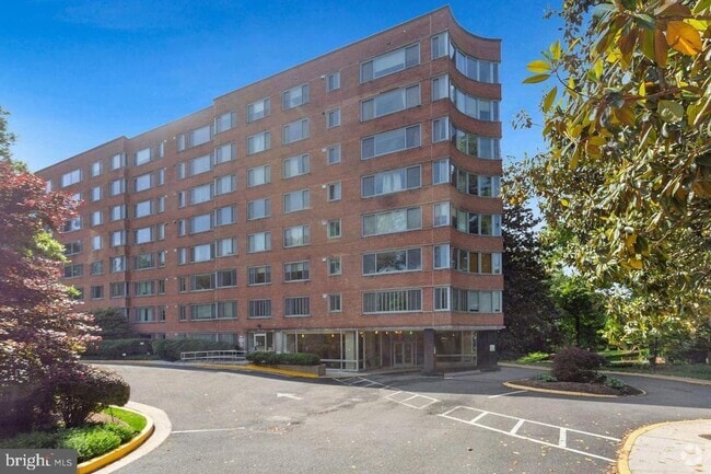 Building Photo - 4200 Cathedral Ave NW Unit 1112 Rental