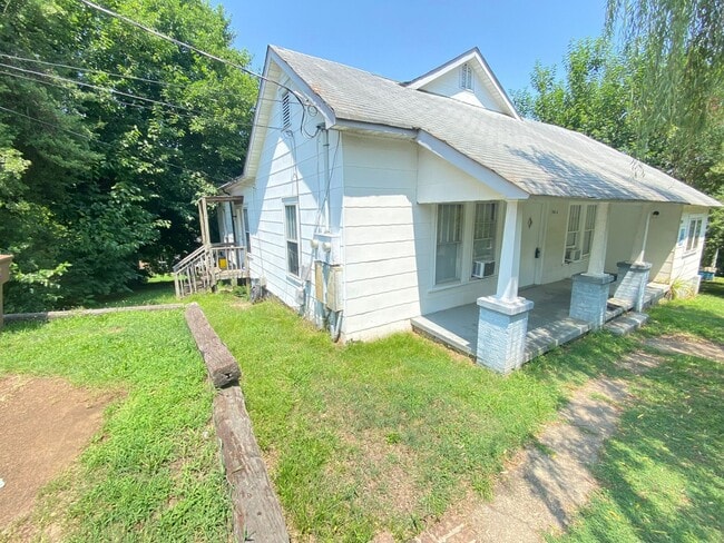 Building Photo - 2bd/1ba Duplex off Loop close to Downtown Kannapolis & Research Center