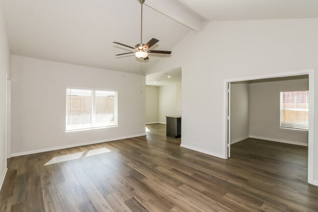 Photo - 420 Mystic Slopes Dr