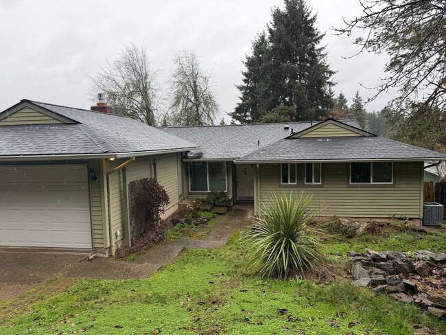 Photo - Beautiful 4 bedroom, 3 bathroom home in Eugene!