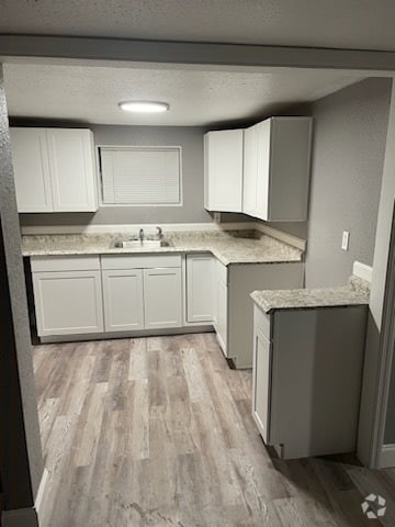 Building Photo - 916 E Lime St Unit G Rental