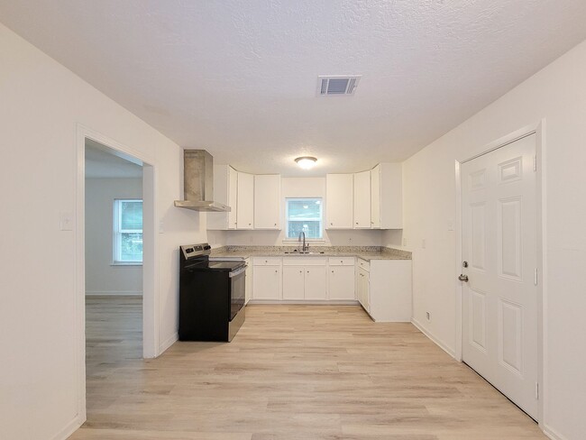 Photo - BEAUTIFUL REMODELED 3 BEDROOM 2 BATH WITH ...