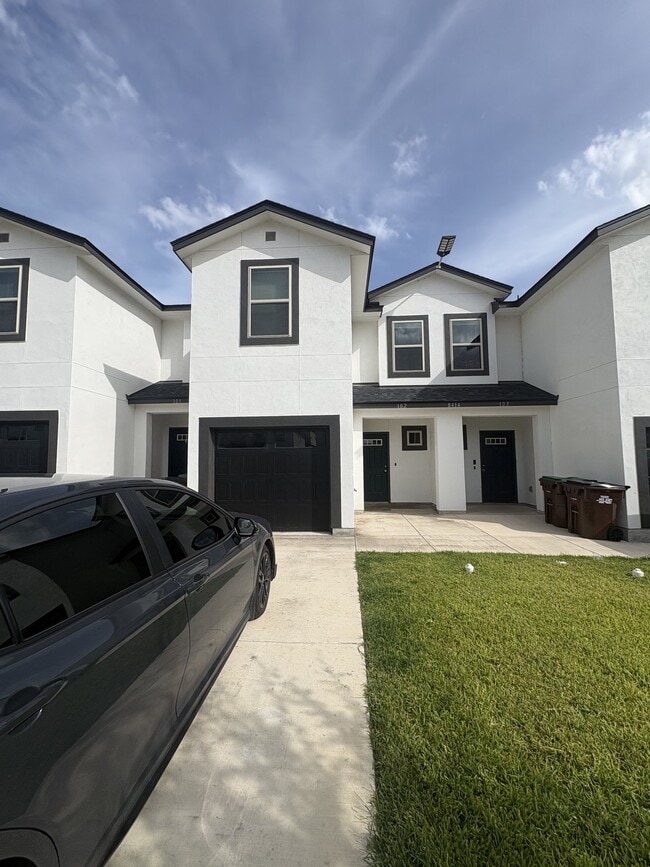 Building Photo - 8414 V. Verona Unit 102
