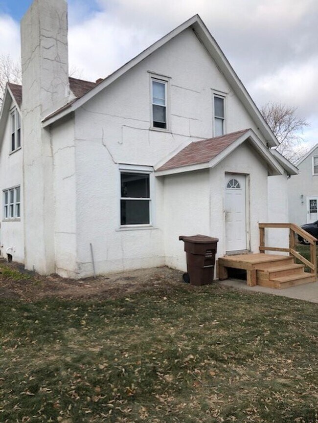 Building Photo - 3 Bedrooms, 1 Bathroom Duplex Lower Level in Brainerd, MN