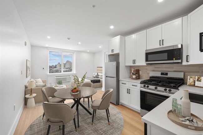 Photo - 337 Johnston Ave Unidad 604