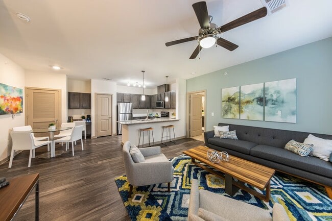 Photo - Limited-Time Savings on Modern Comfort! Unidad HAC2