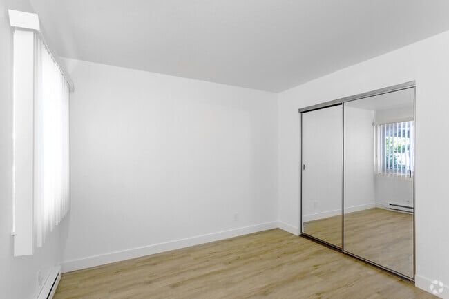 1BR, 1BA - 710SF - Bedroom