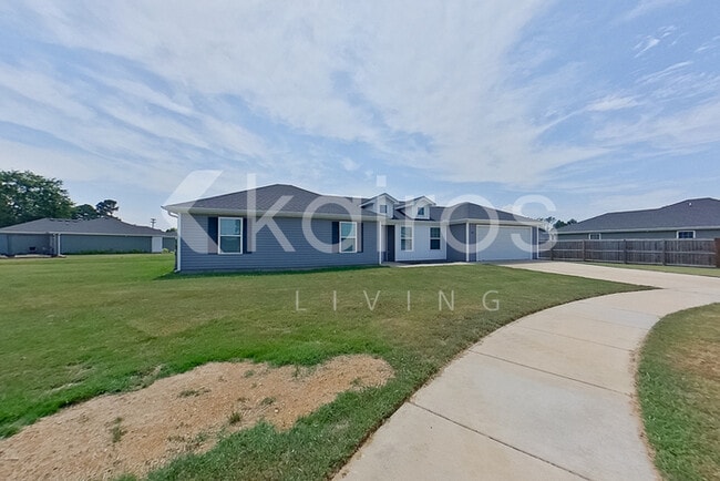 Photo - 202 Fieldstone Cir