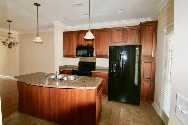 Photo - 2 BED/2.5 BATH Townhome in Magnificent Wesley Heights West End District