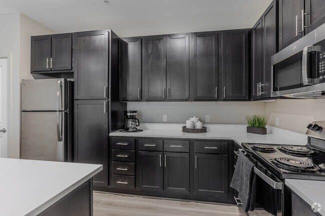 2BR, 2BA - 1034 - Kitchen
