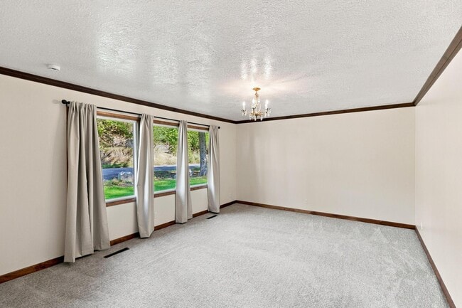 Photo - 650 Canyon Rd