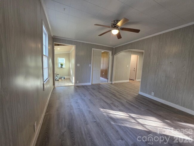 Photo - 4723 Linden St