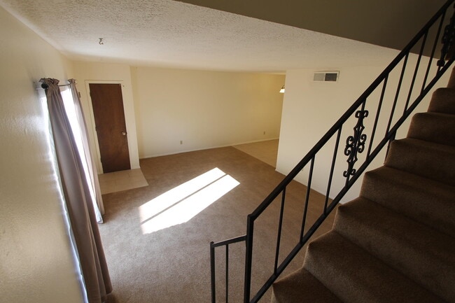 Photo - 8448 Spain Rd NE