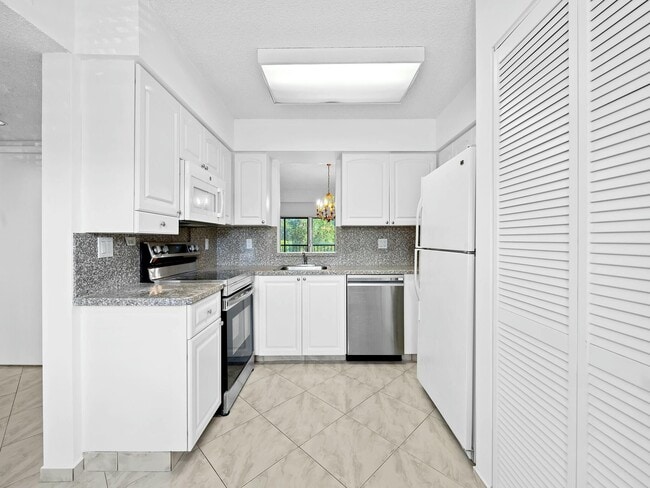 Photo - 7321 Amberly Ln Unit 206