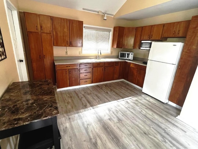 Building Photo - 46-344-344 Nahewai St Rental