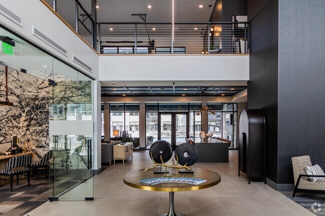 1,000 SF Lobby