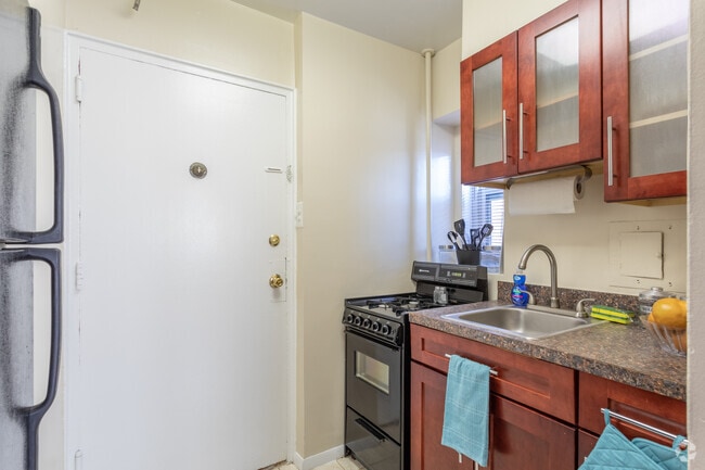 1BR, 1BA - 525 SF