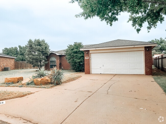 Building Photo - 6104 7th Dr Rental