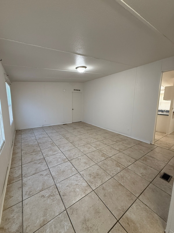 Photo - 605 N Executive Dr